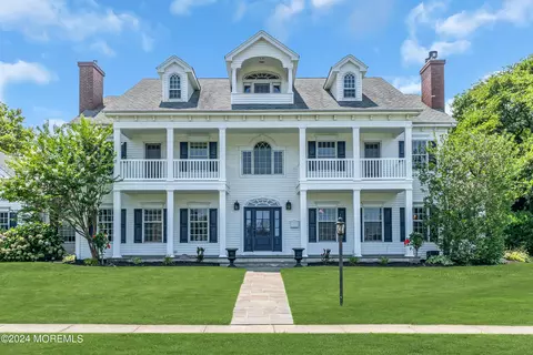 221 Howell Ave, Spring Lake, NJ 07762