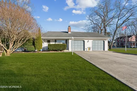 261 Hudson Dr, Brick, NJ 08723