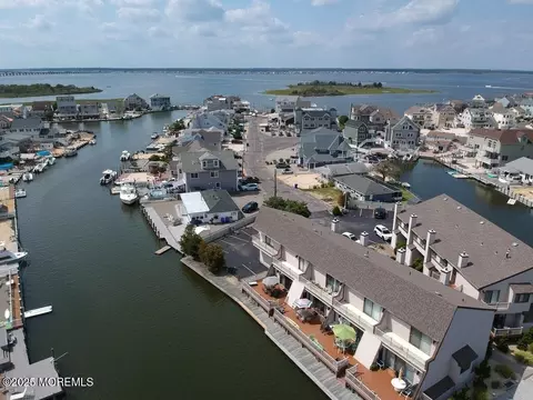 2 6th Ter #3, Seaside Heights, NJ 08751