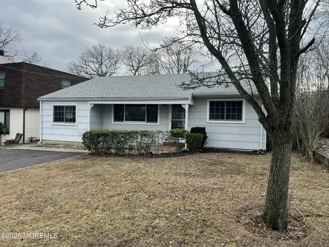 510 Crestview Ter, Point Pleasant, NJ 08742