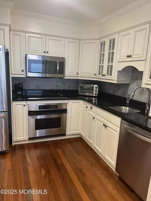 1 Scenic Dr #1009, Highlands, NJ 07732