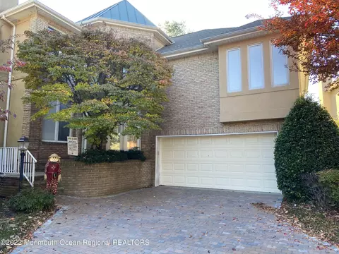 9 Inverness Ct #C0320, Holmdel, NJ 07733