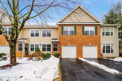 67 Pond Hollow Dr, Jefferson, NJ 07438