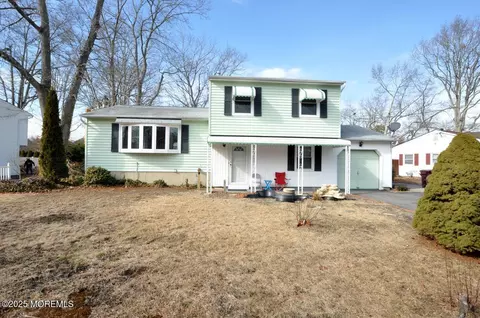 68 Mallard Rd, Bayville, NJ 08721