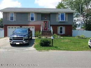 944 Mizzen Ave, Beachwood, NJ 08722