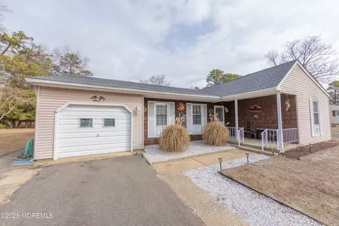 33 Auburn St #54A, Whiting, NJ 08759