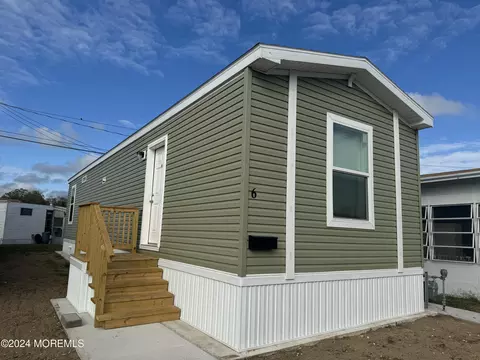 6 Avenue A, Keansburg, NJ 07734