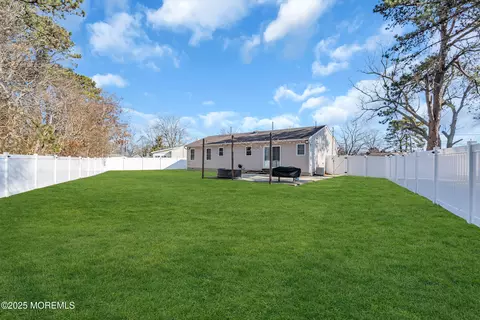 Exterior - 2 Tern Ct, Forked River, NJ 08731 photo 4 of 6