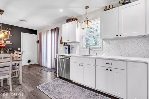 Kitchen - 2 Tern Ct, Forked River, NJ 08731 photo 5 of 7