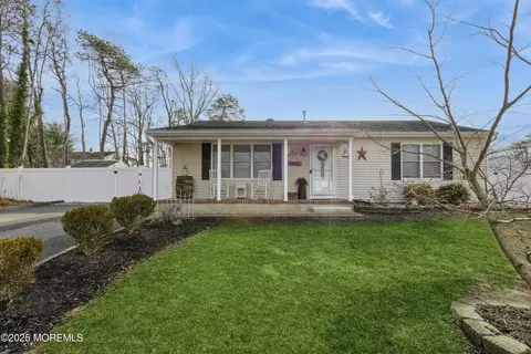 1037 Mermaid Ave, Beachwood, NJ 08722