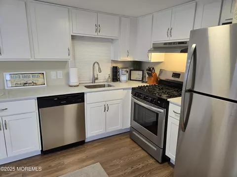 2300 Massachusetts Ave #42, Toms River, NJ 08755