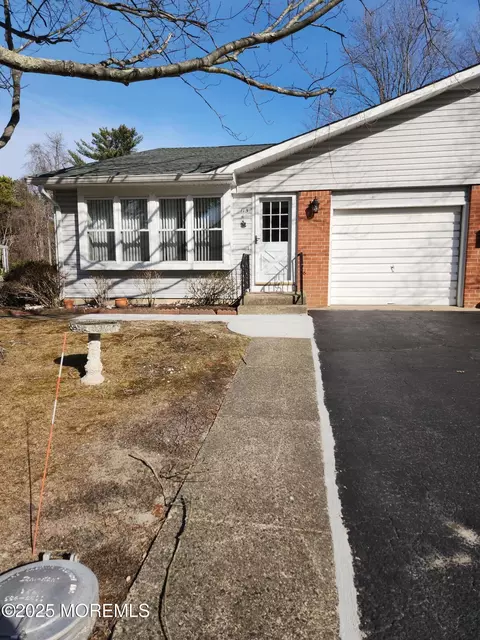 113 A Conestoga Dr, Whiting, NJ 08759