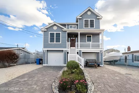 79 Beverly Ln, Manahawkin, NJ 08050