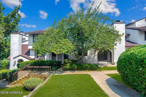 130 Tower Hill Dr, Red Bank, NJ 07701