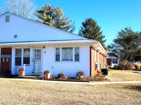 603 Willow Ln #A, Whiting, NJ 08759