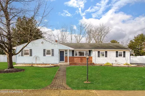 85 Salem Hill Rd, Howell, NJ 07731