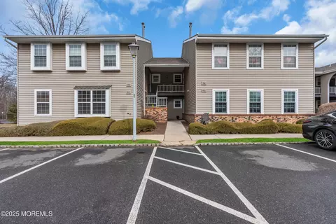 83 Nicole Ct, Old Bridge, NJ 08857