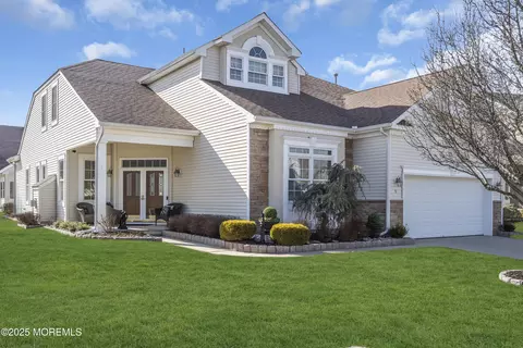 51 Eagleswood Dr, Waretown, NJ 08758
