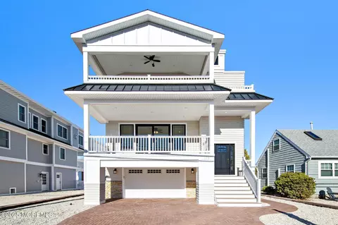 239 S 1st St, Surf City, NJ 08008