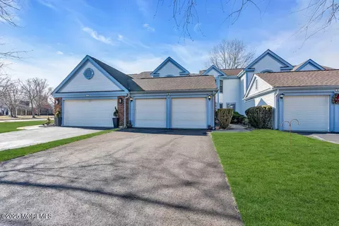 4 Gimbel Pl, Ocean, NJ 07712