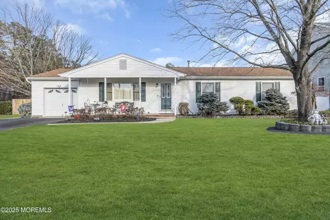 1612 Middlesex St, Toms River, NJ 08757