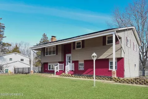 3 S Dakota Ave, Jackson, NJ 08527
