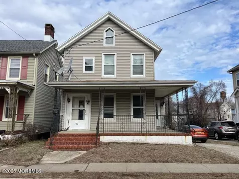 293 1st St, Keyport, NJ 07735
