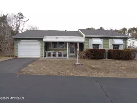 23 Caribou Dr, Whiting, NJ 08759