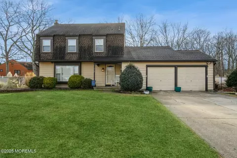 113 Ridge Dr, Toms River, NJ 08753
