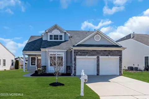 49 Spring Lake Blvd, Waretown, NJ 08758