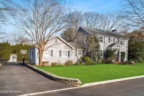 65 Heights Ter, Fair Haven, NJ 07704