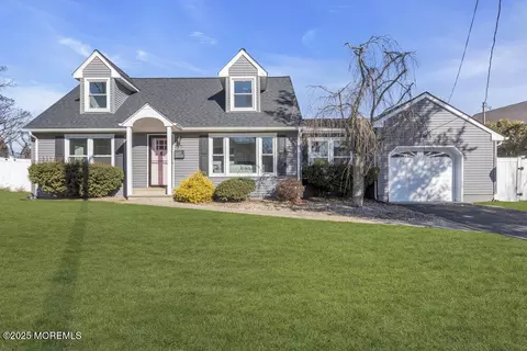 37 Vanderbilt Ave, Leonardo, NJ 07737