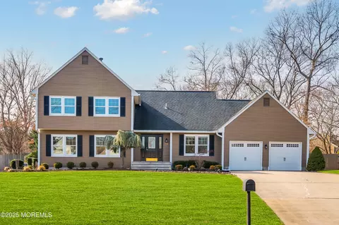 782 High Meadow Dr, Toms River, NJ 08753