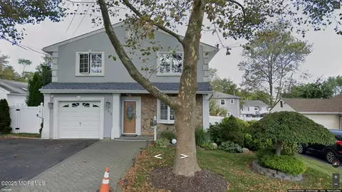 158 County Rd, Cliffwood, NJ 07721