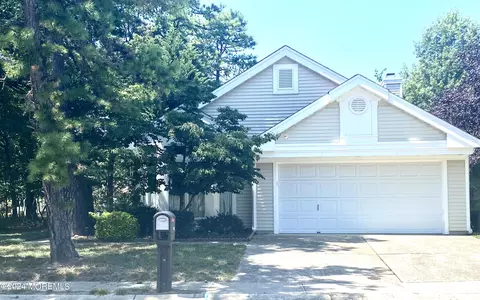 2431 Coral Leaf Rd, Toms River, NJ 08755