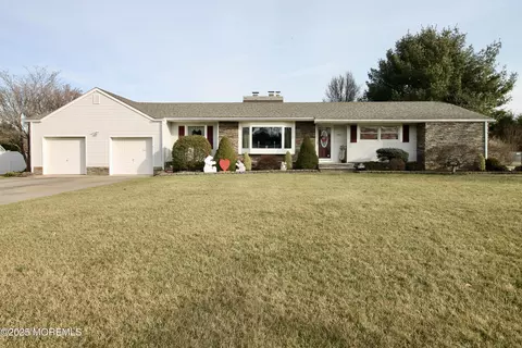 16 Midland Ave, Freehold, NJ 07728