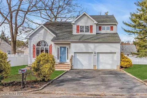 1509 Ninth Ave, Toms River, NJ 08757