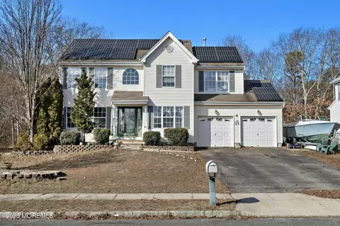 13 Periwinkle Dr, Barnegat, NJ 08005