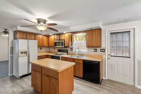 581 Sergey Rd, Jackson, NJ 08527 photo 8