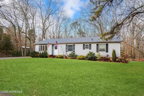 581 Sergey Rd, Jackson, NJ 08527