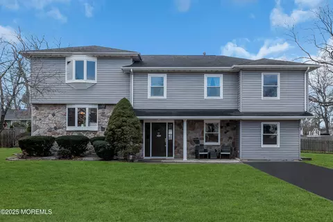 353 Marc Dr, Toms River, NJ 08753