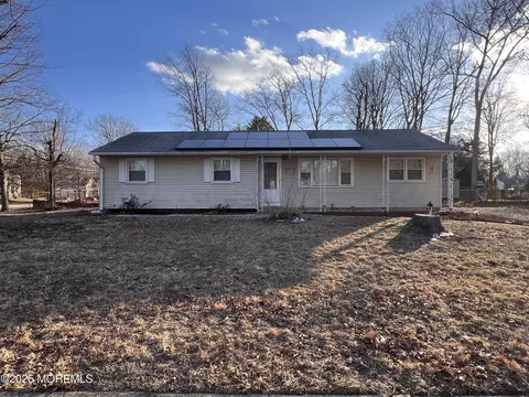 17 Afton Rd, Jackson, NJ 08527
