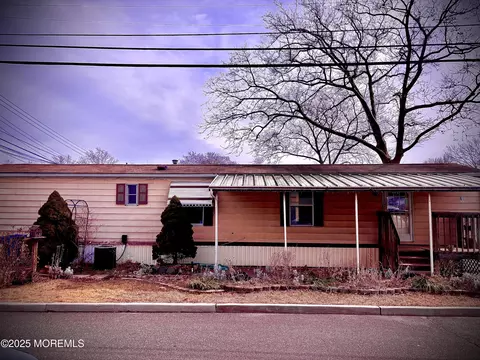 60 Alex Ct, Hazlet, NJ 07730