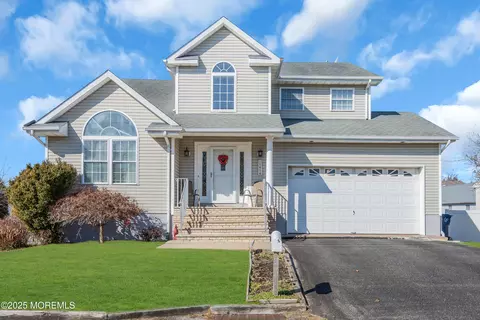 1416 Mermaid Ave, Beachwood, NJ 08722