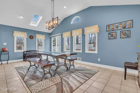 979 Mcguire Dr, Toms River, NJ 08753