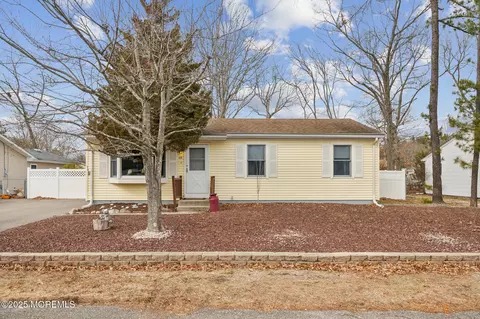 418 Riverview Rd, Forked River, NJ 08731 photo 2