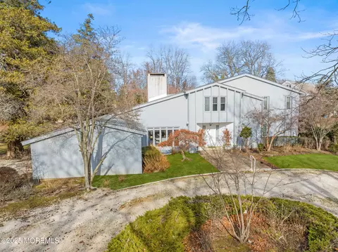 225 Maplewood Ave, Oakhurst, NJ 07755