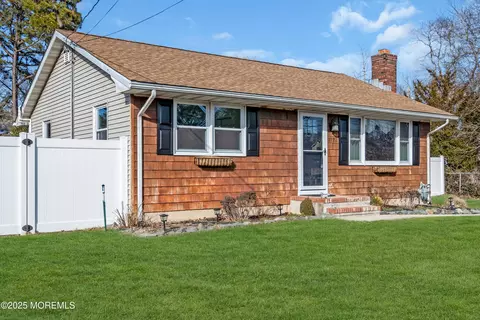 2122 Pineview Rd, Forked River, NJ 08731