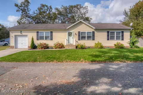 26 Spark Dr E, Brick, NJ 08723 photo 1