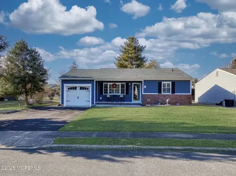 24 Carlisle Rd, Toms River, NJ 08757